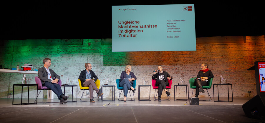 Panel zu ungleichen Machtverhältnissen im digitalen Zeitalter © Fadi Amraish Panel zu ungleichen Machtverhältnissen im digitalen Zeitalter