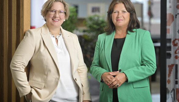 Silvia Hruška-Frank, AK Direktorin und Renate Anderl, AK Präsidentin