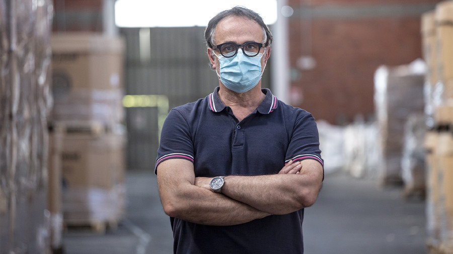 © alex.pin, stock.adobe.com Arbeiter mit Schutzmaske © alex.pin, stock.adobe.com