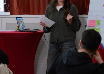 Malena Haas von der FAKTory bei der Vorstellung