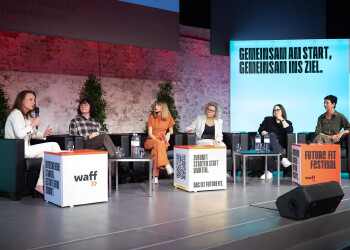 Podiumsgespr&auml;ch beim Female First Event 2025