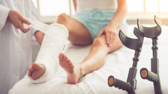 Fu&szlig; wird eingegipst