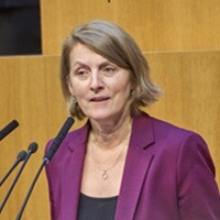 Portrait von Evelyn Regner