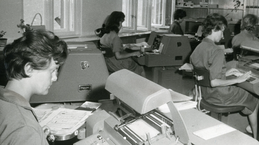 1957: Recht auf Karenzurlaub für Dienstnehmerinnen