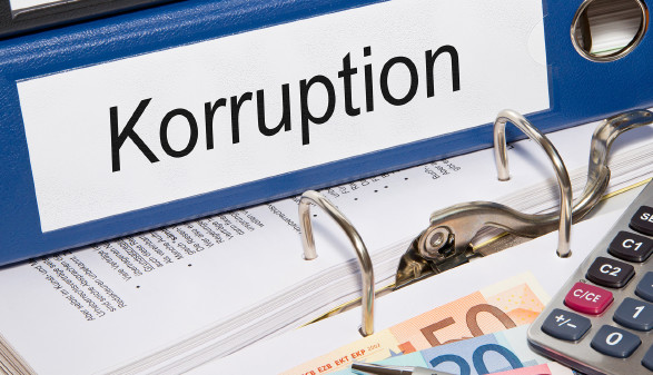 Ordner mit Beschriftung "Korruption" © DOC RABE Media - stock.adobe.com