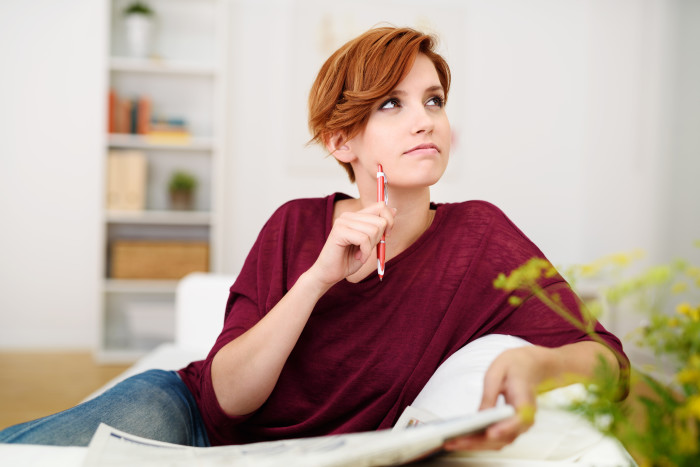 Welche Idee kann ich einreichen? © contrastwerkstatt, stock.adobe.com Frau die nachdenkt © contrastwerkstatt, stock.adobe.com